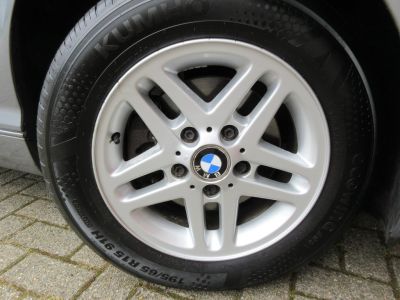 BMW 3-serie 316i Black&Silver II, NL auto, 2e Eig, Lage KM, Youngtimer