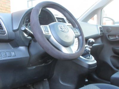 Toyota Verso-S 1.3 VVT-i Aspiration, Camera, Trekhaak, Airco, APK 12-25