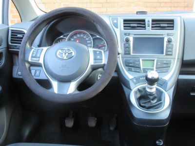 Toyota Verso-S 1.3 VVT-i Aspiration, Camera, Trekhaak, Airco, APK 12-25