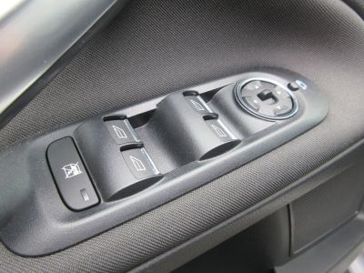 Ford Mondeo Wagon 1.6 Titanium, NL auto, Trekhaak, Navi, Airco, APK 5-27