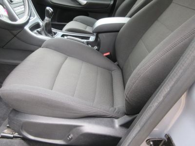 Ford Mondeo Wagon 1.6 Titanium, NL auto, Trekhaak, Navi, Airco, APK 5-27